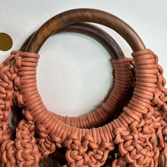 Boho brown woven cord bag with wood handles - Picture 4 of 5